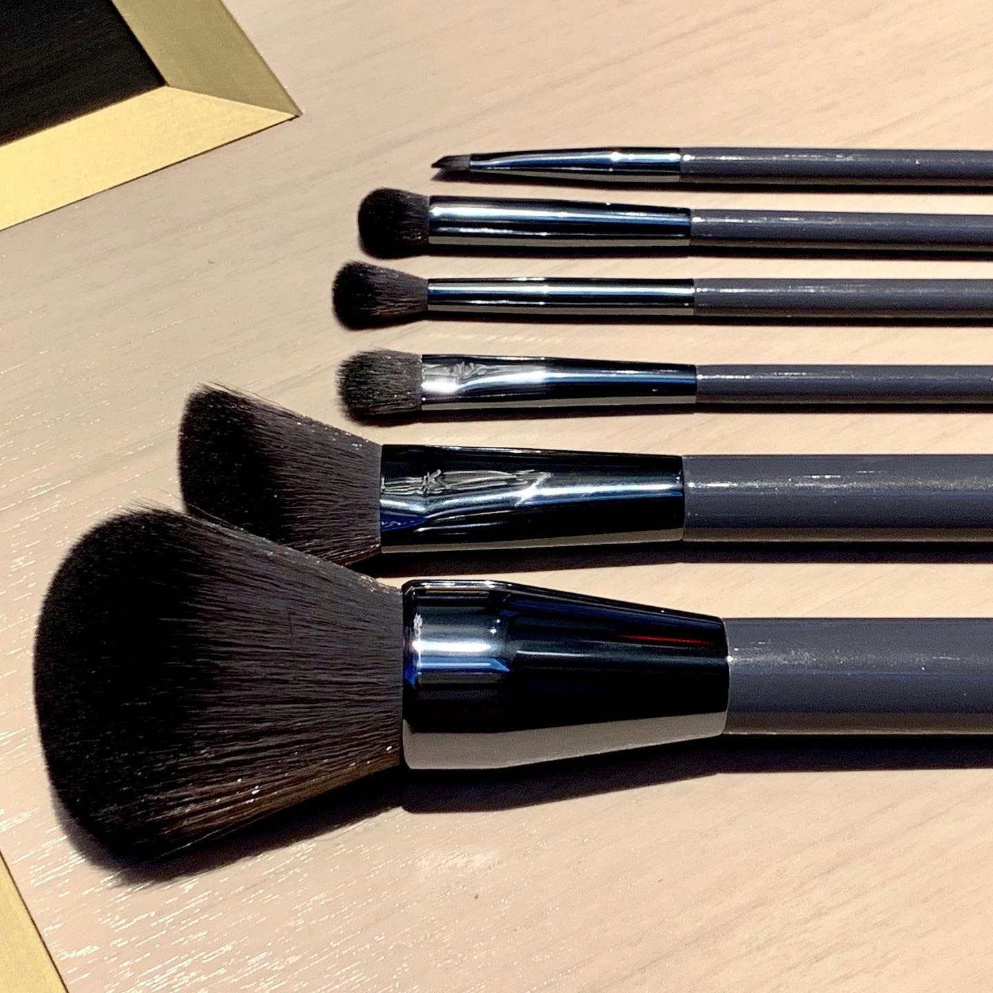 dome BEAUTY eyeshadow brush